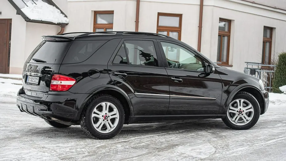 MERCEDES-BENZ ML -