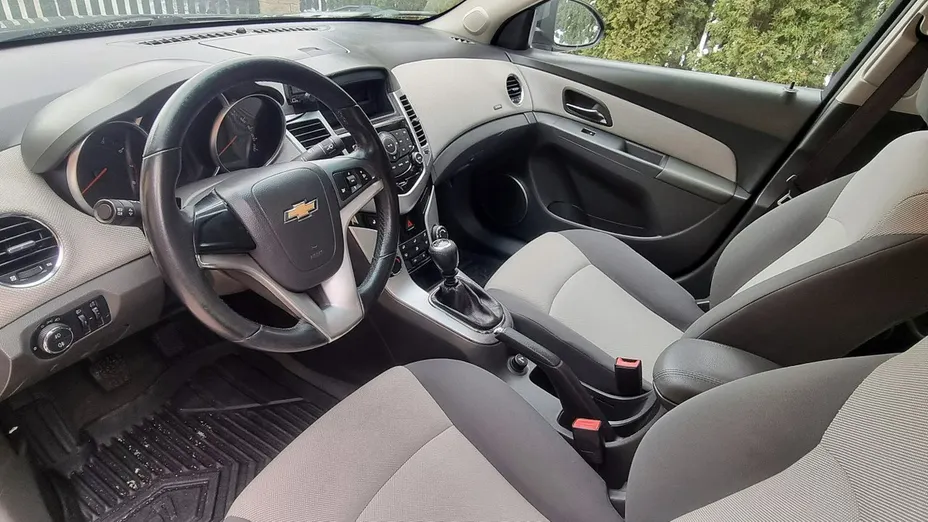 CHEVROLET Cruze -