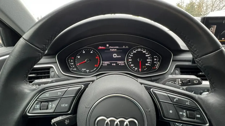 AUDI A4 -