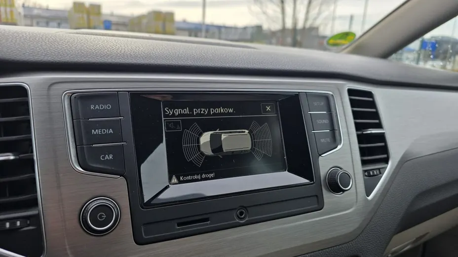 VOLKSWAGEN Golf Sportsvan -