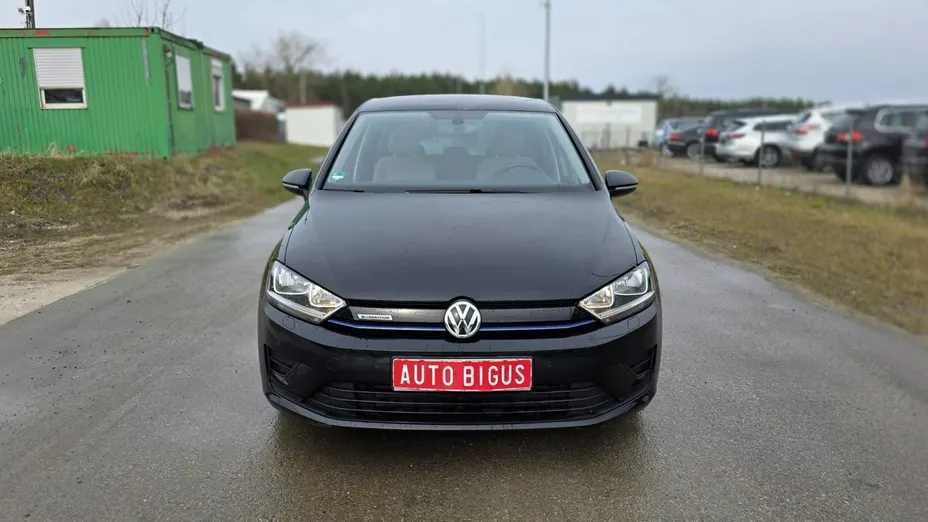 VOLKSWAGEN Golf Sportsvan -