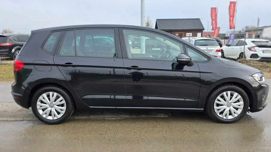 VOLKSWAGEN Golf Sportsvan -