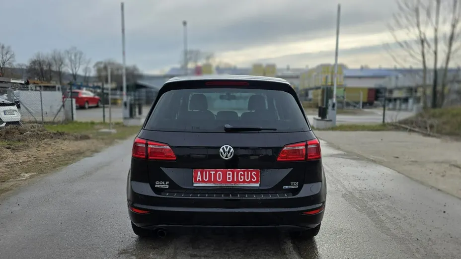 VOLKSWAGEN Golf Sportsvan -