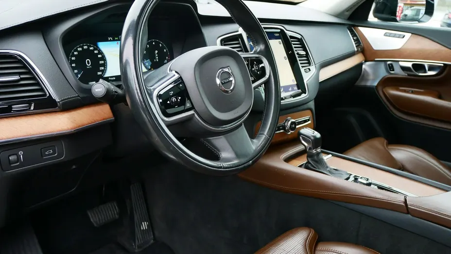 VOLVO XC90 -