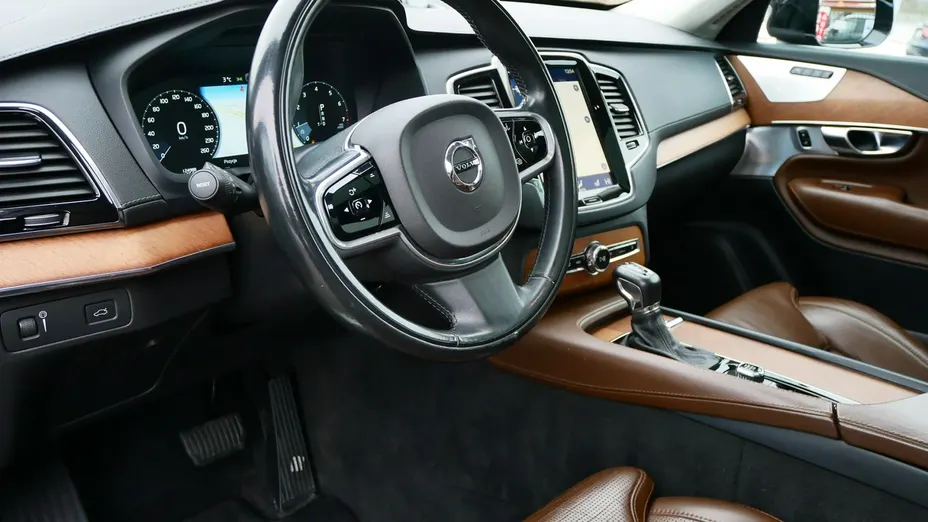 VOLVO XC90 -