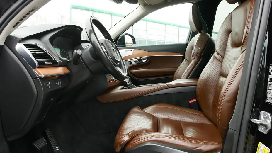 VOLVO XC90 -