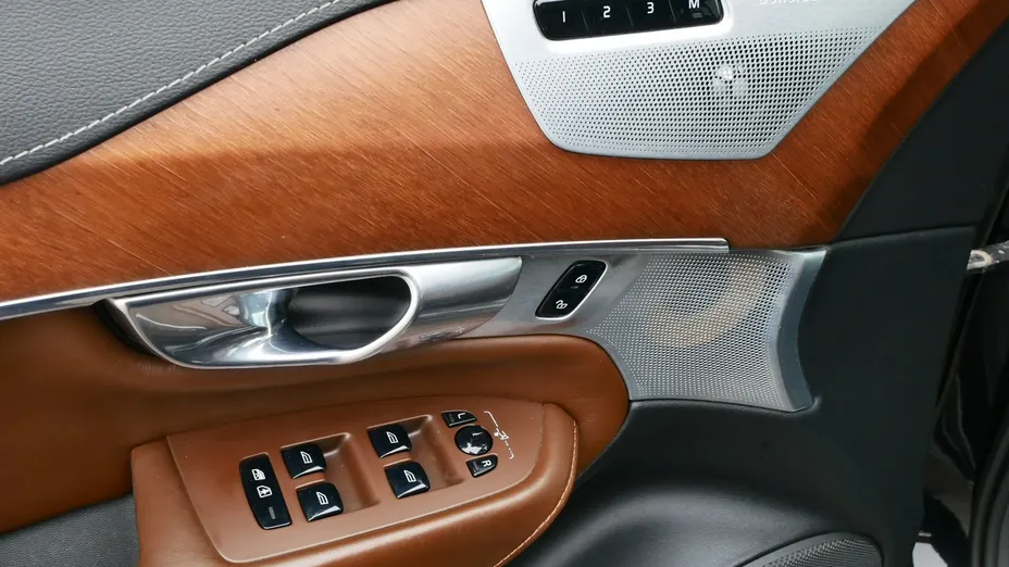 VOLVO XC90 -