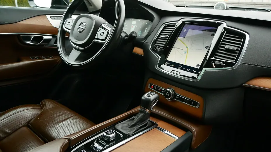 VOLVO XC90 -