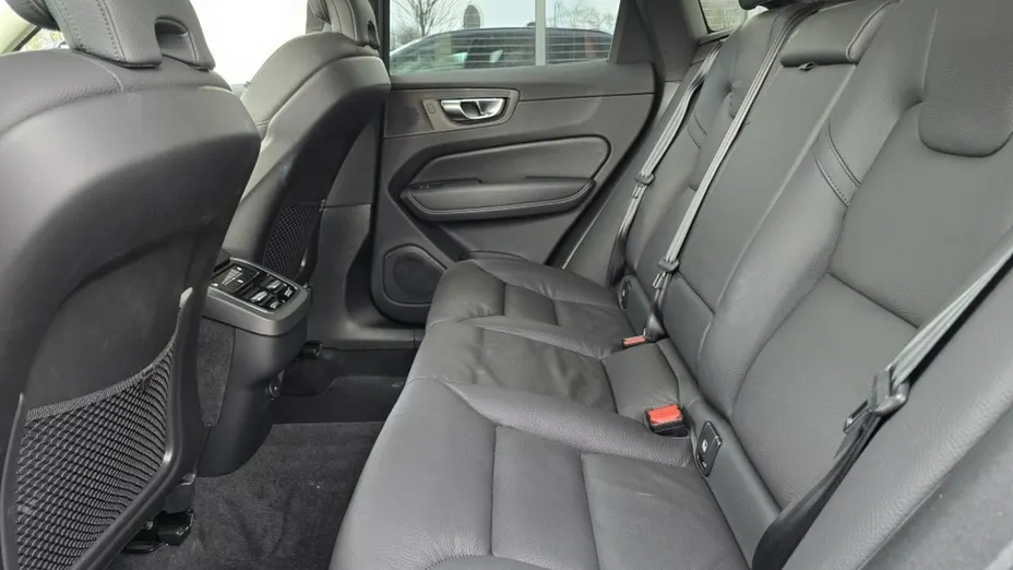 VOLVO XC60 -