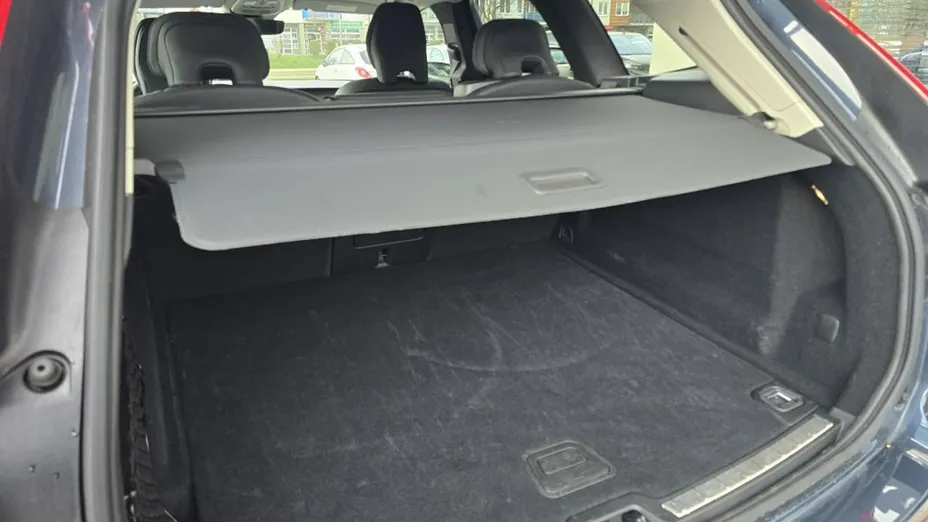 VOLVO XC60 -