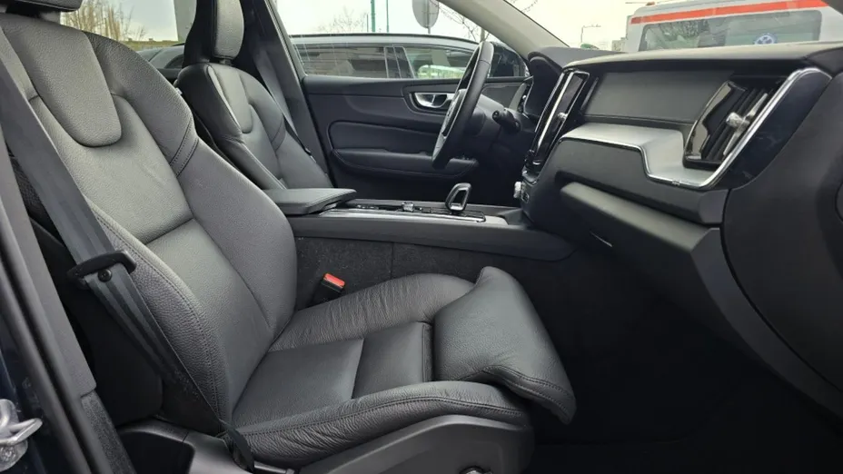 VOLVO XC60 -