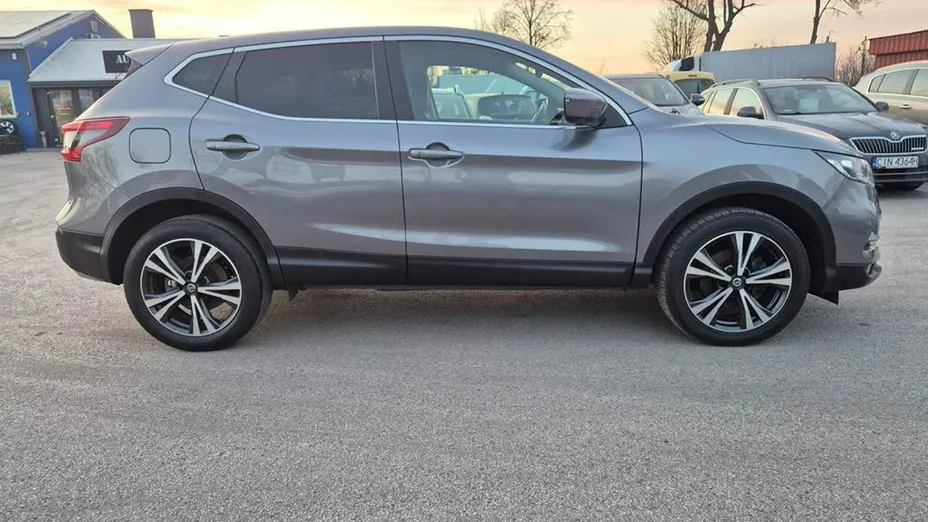 NISSAN Qashqai -