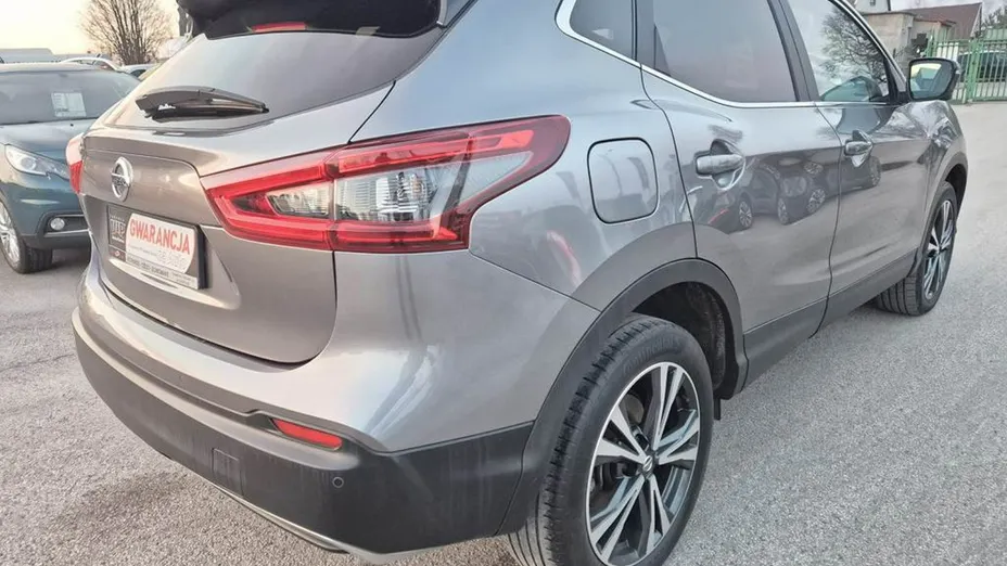 NISSAN Qashqai -
