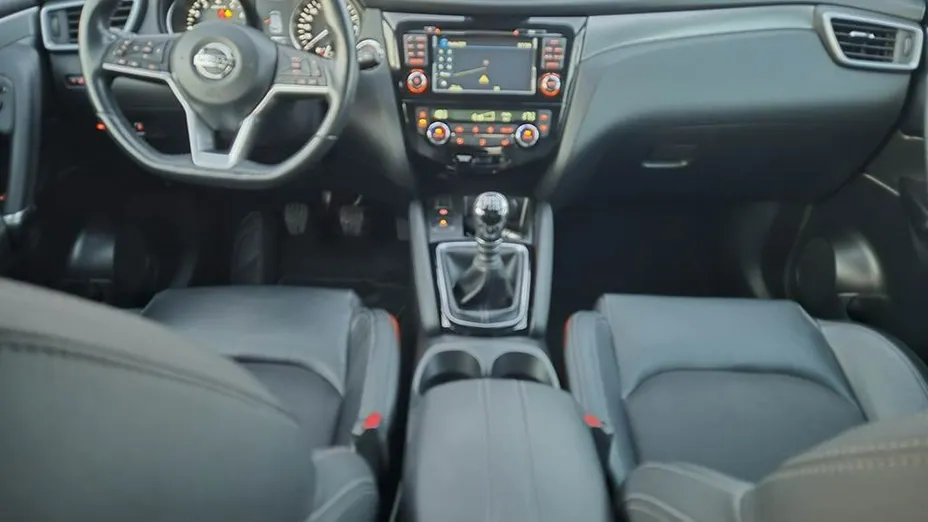 NISSAN Qashqai -