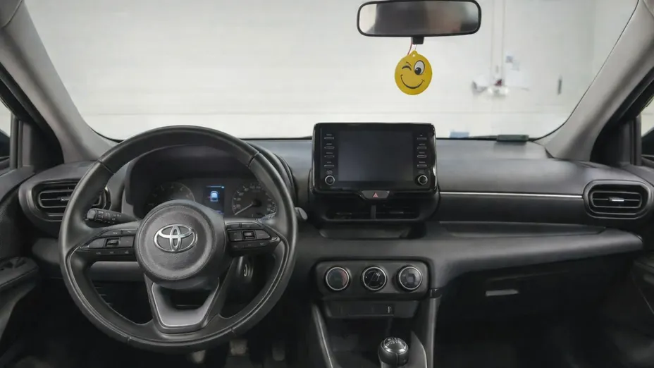 TOYOTA Yaris -