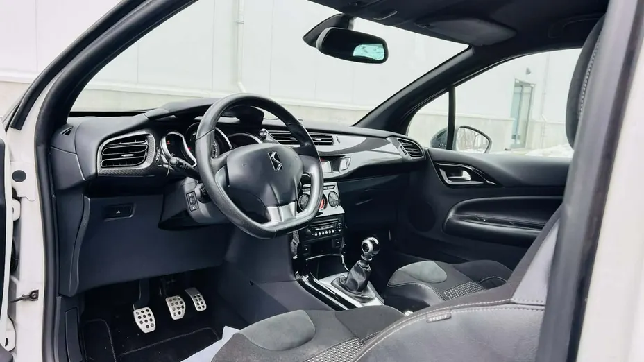 CITROEN DS3 -