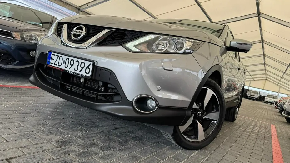 NISSAN Qashqai -