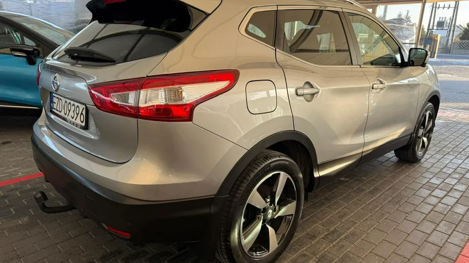 NISSAN Qashqai -