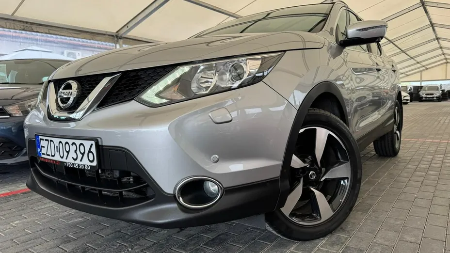 NISSAN Qashqai -