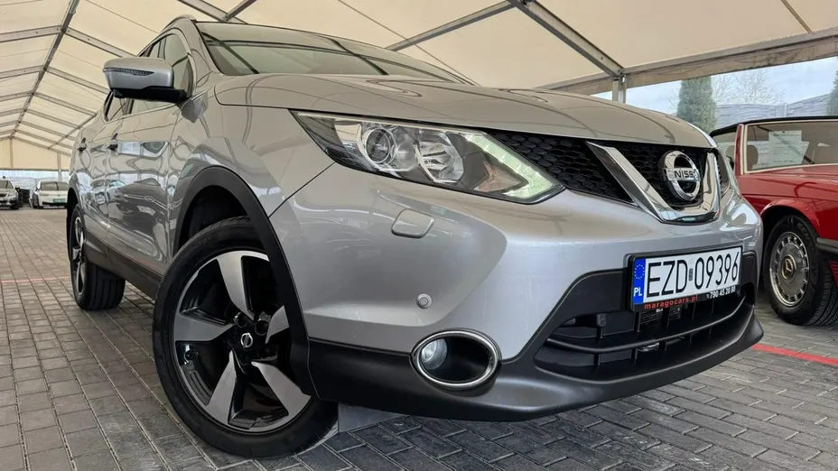 NISSAN Qashqai -