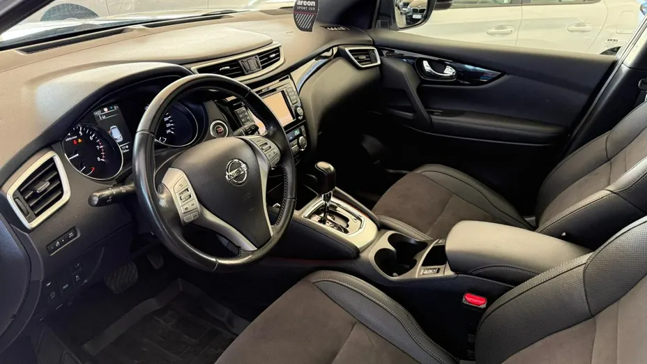 NISSAN Qashqai -