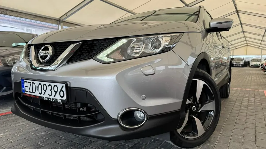 NISSAN Qashqai -