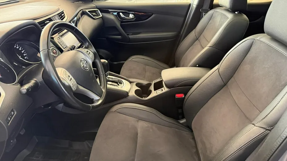 NISSAN Qashqai -