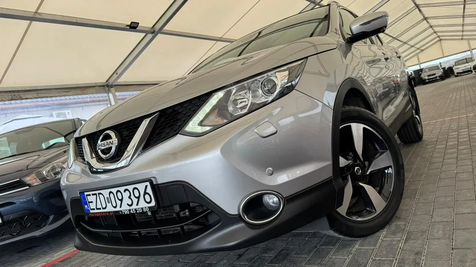 NISSAN Qashqai -