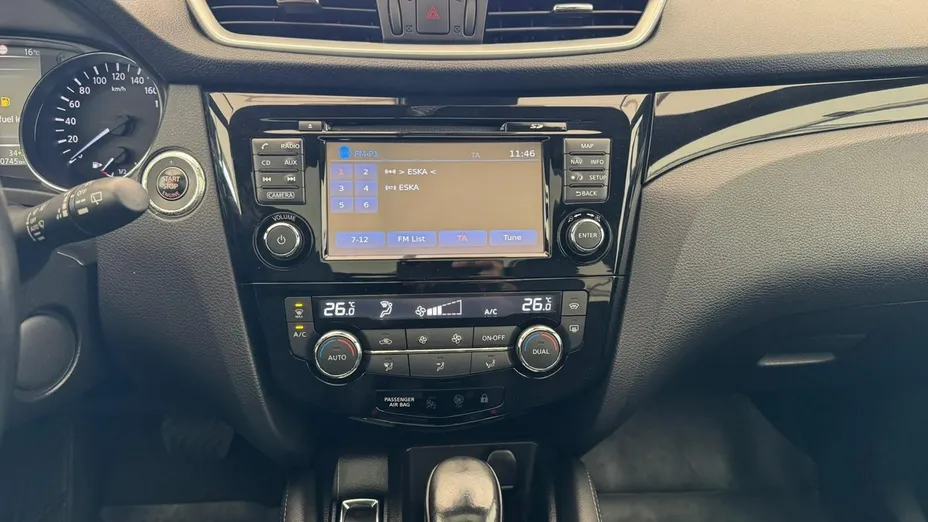 NISSAN Qashqai -