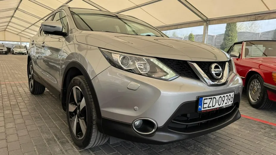 NISSAN Qashqai -