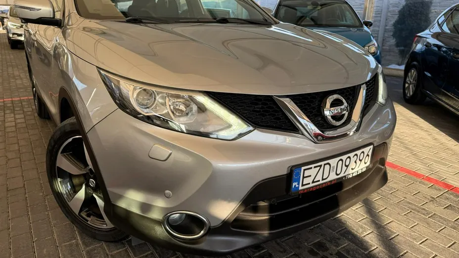 NISSAN Qashqai -
