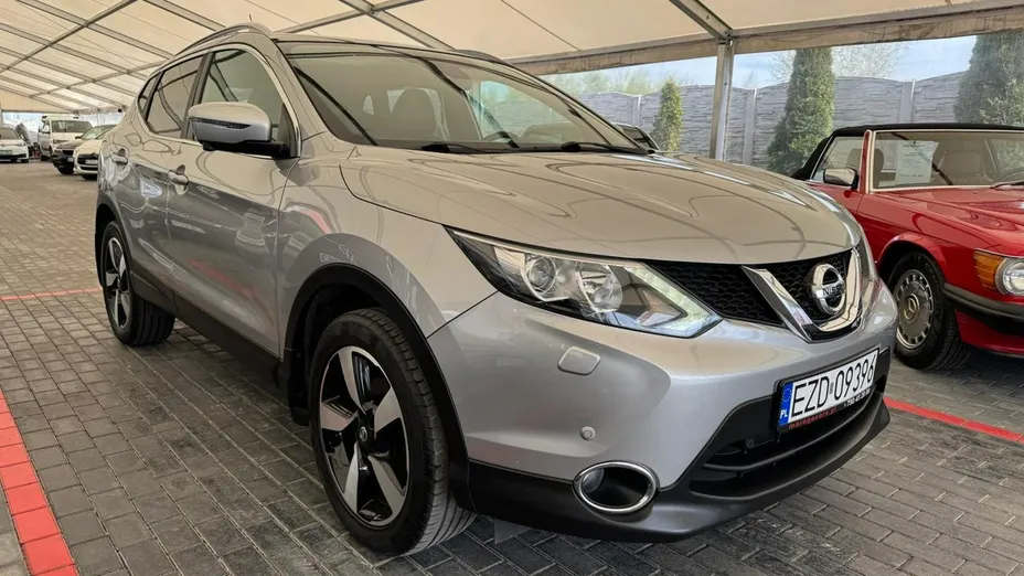 NISSAN Qashqai -