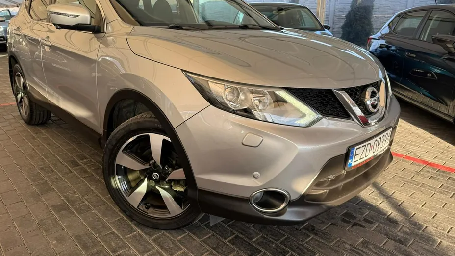 NISSAN Qashqai -