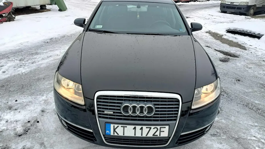 AUDI A6 -