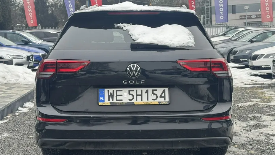 VOLKSWAGEN Golf -