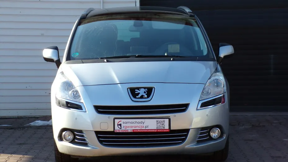 PEUGEOT 5008 -