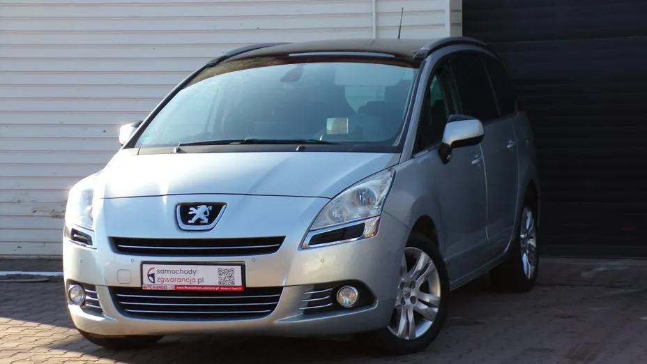 PEUGEOT 5008 -