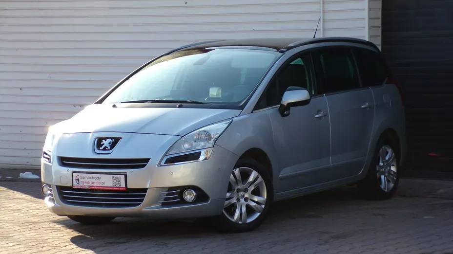 PEUGEOT 5008 -