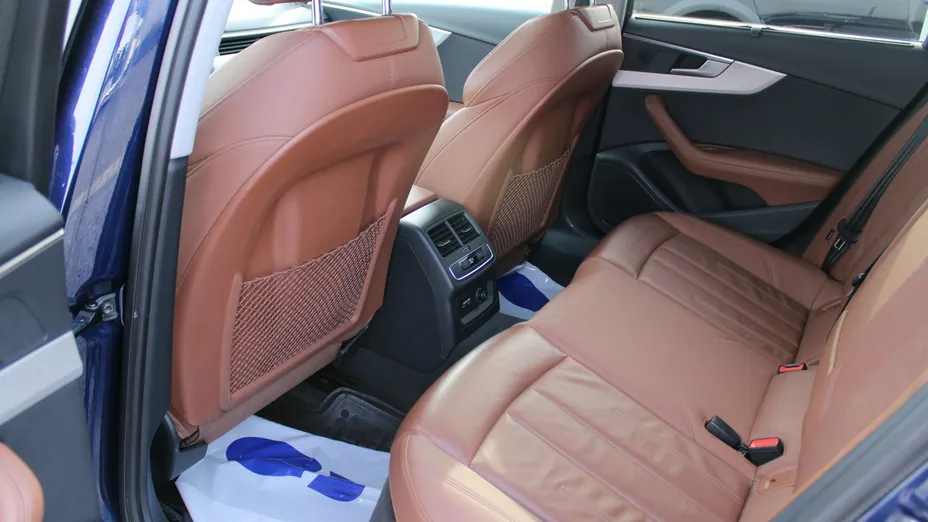 AUDI A4 -