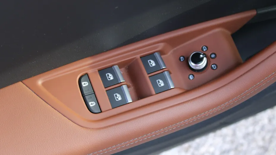 AUDI A4 -
