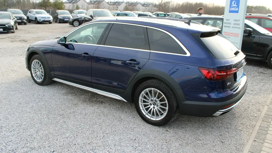 AUDI A4 -