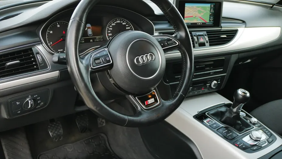 AUDI A6 -