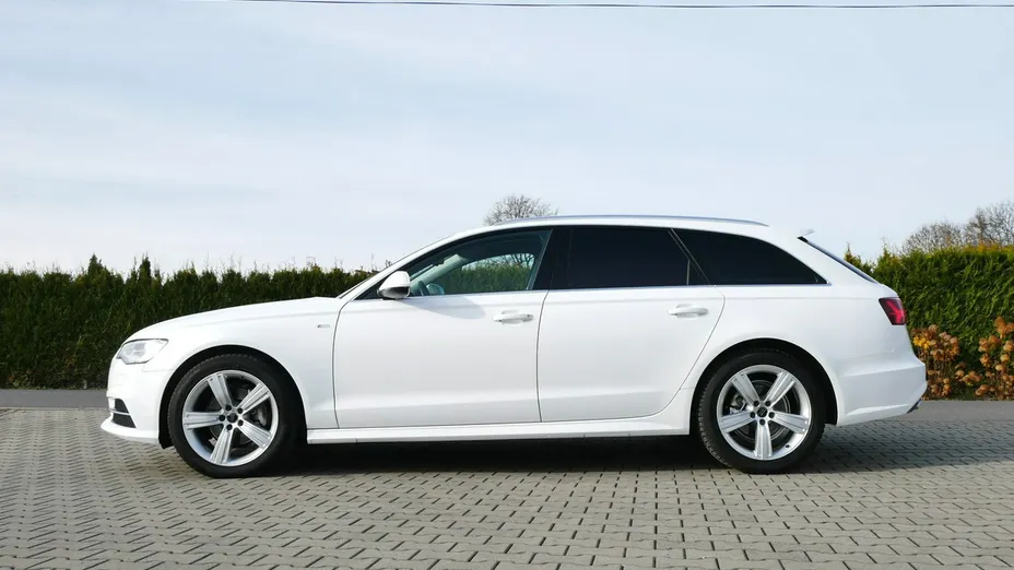 AUDI A6 -