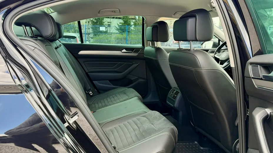 VOLKSWAGEN Passat -