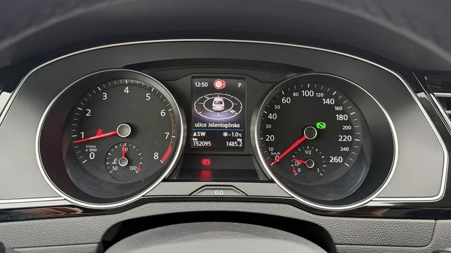 VOLKSWAGEN Passat -