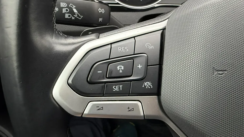 VOLKSWAGEN Passat -