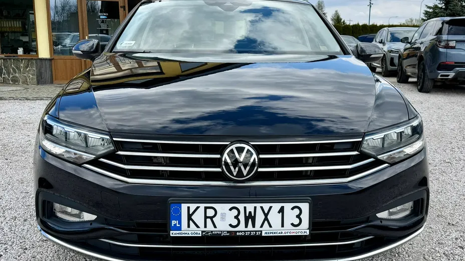 VOLKSWAGEN Passat -