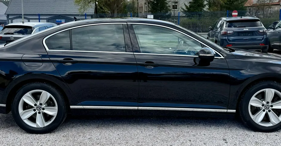 VOLKSWAGEN Passat -