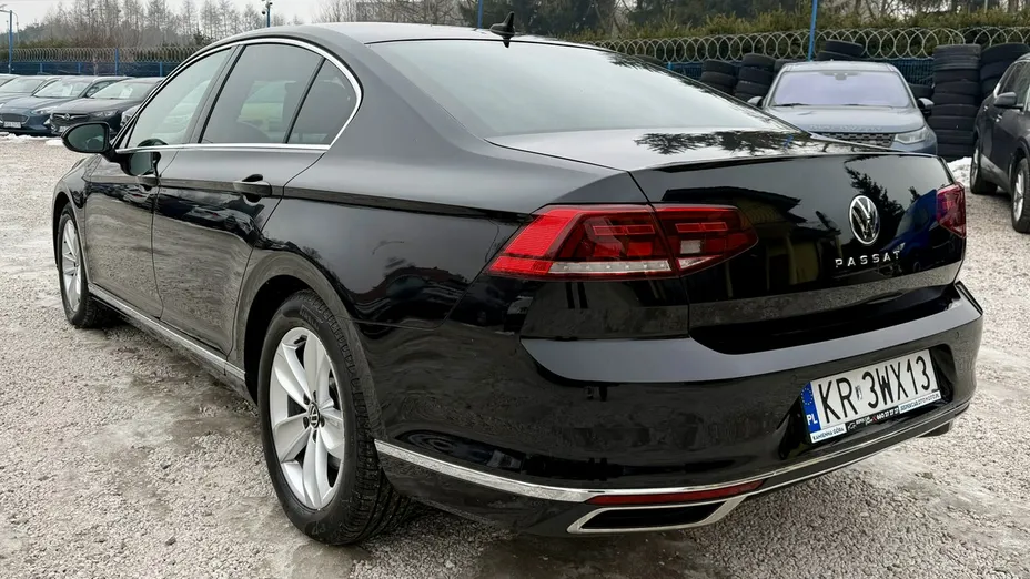 VOLKSWAGEN Passat -