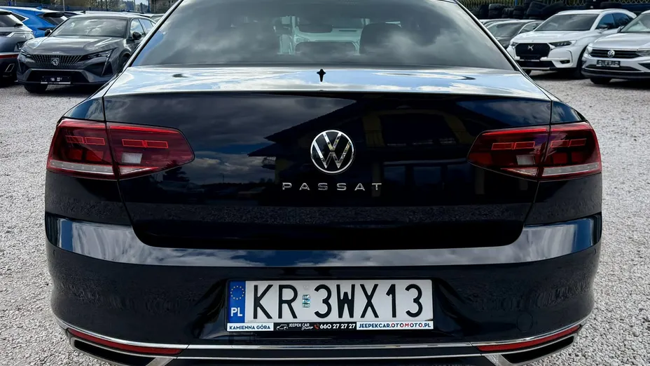 VOLKSWAGEN Passat -